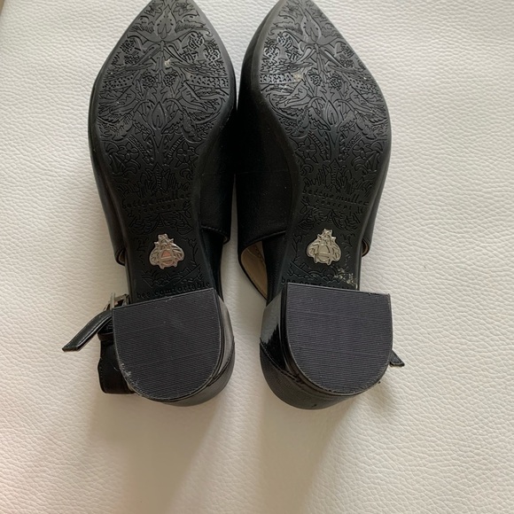 Bettye Muller Black Classic Heels - Picture 3 of 4